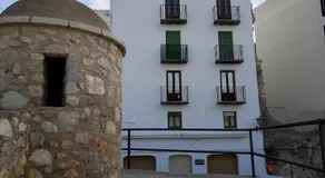 A H RENTALS Apartamento Castillo - Image 4