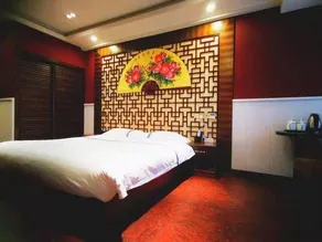 Junchen Business Hotel - Image 5