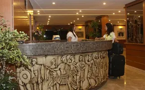 Hotel Family - Image 4