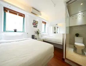 Global Holiday Home - Image 5