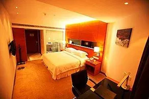 Universal International Hotel - Image 5