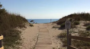 Exclusive new apartment on the beach - Image 4
