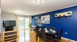 Stunning 2BD - Cardiff Bay Walk Central sleeps 6 - Image 2