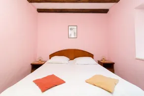 Holiday Home Bender - Image 3