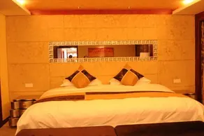 Rising Dragon International Hotel - Image 5