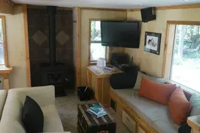 The Savary Island Resort - Image 2