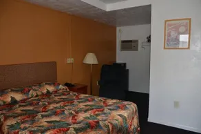El Camino Motel - Image 5