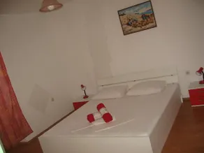 Tuvok Apartmens - Image 5