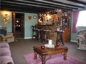 Ambion Court Hotel - Image 5