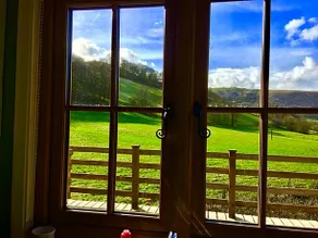Mid Wales Luxury Huts - Image 3
