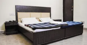 Hotel Raj - Image 2