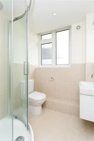 Veeve Smart 2 Bed 2 Bath Flat On Grosvenor Court East Putney - Image 3