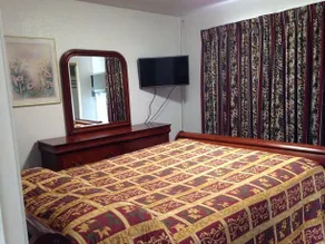 Motel 9 - Image 4