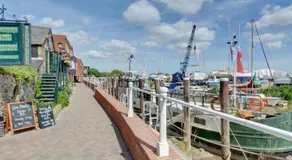 Spacious Holiday Home in Sandwich Kent near River - Image 4