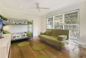 Chic Retreat - Image 2