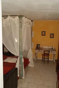 CHAMBRE AVEC ACCES SPA PRIVATIF SUR RESERVATION - Image 3