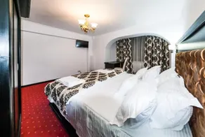 Hotel Blue Night - Image 3