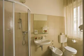 Hotel Italia - Image 5