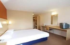 Travelodge Mansfield - Image 2
