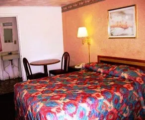 Scottish Inns Dequeen - Image 5
