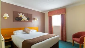 Holt Lodge - Image 2