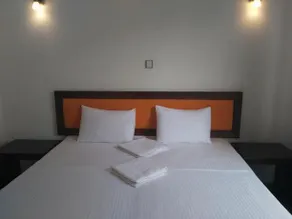 West Inn Colombo - Image 5