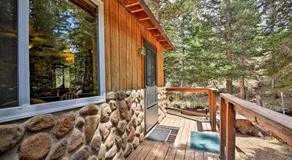 Cottage w/Gazebo & Deck on Red River - Near Ski - Image 2