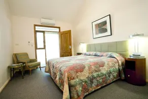 Gundaroo Colonial Inn - Image 3