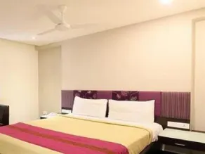 M HOTEL BENZ CIRCLE - Image 5