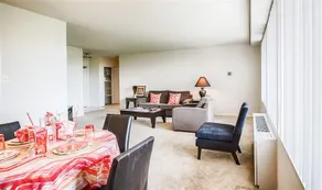 Reagan Airport Apartment - Image 2