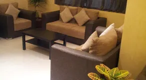 Roseline Hotel Suites - Image 2