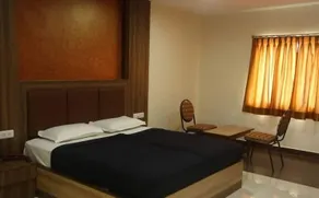 Hotel Dwaraka Paradise - Image 2