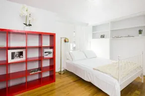 3 Bedroom 1 Bathroom Times Square D - Image 5