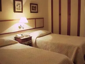 Colonial Plaza Hotel - Image 5