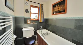 1 Barnes Meadow - Image 5