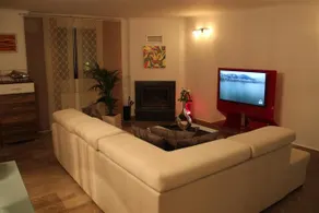 Studio 48 - Image 3