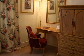 Cranleigh Hotel - Image 5