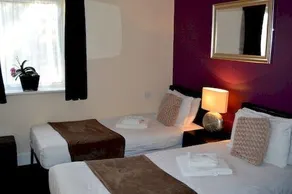 The Orchard Hotel - Image 4
