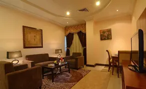 Al Hamra Palace Hotel & Suites - Image 2