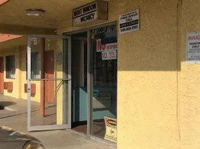 Economy Inn - Image 2