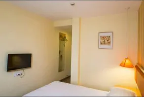 Home Inn - Image 4