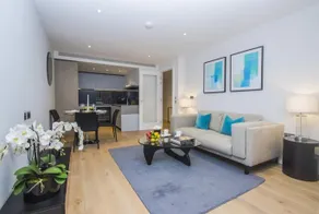 Riverlight Quay Luxury 2 bed flat - Image 4