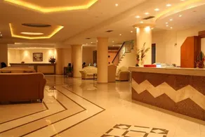 Lavris Bungalows - Image 3