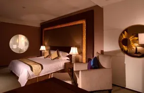 Warner Fashion Hotel - Image 2