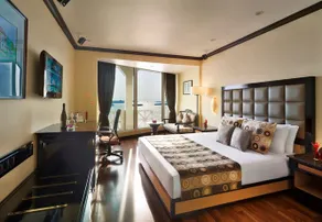 The Gateway Hotel - Image 4