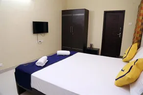 VISTA ROOMS AT RS PURAM - Image 2