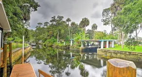 Updated Rustic Yankeetown Home W/ Lanai & Dock - Image 5