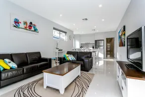 Ella House Adelaide - Image 3