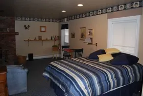 Carriage House - Image 3
