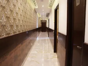 OYO Premium Karnal Club - Image 3